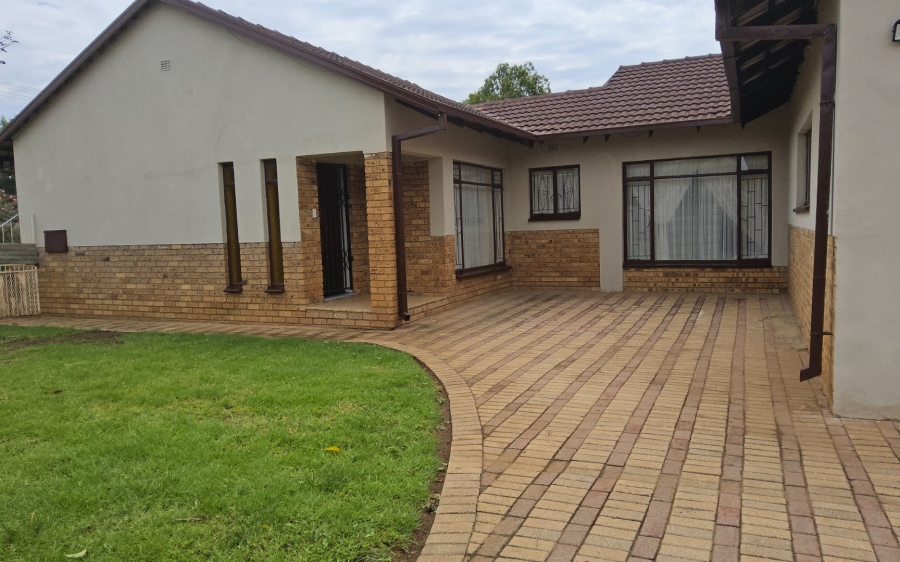 4 Bedroom Property for Sale in La Hoff North West